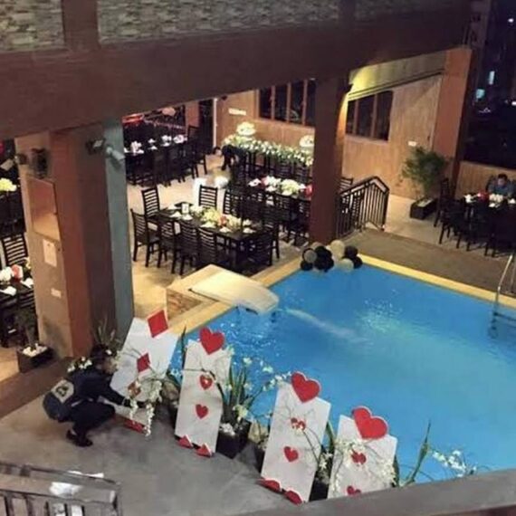 Full Poolside Hall – 8F